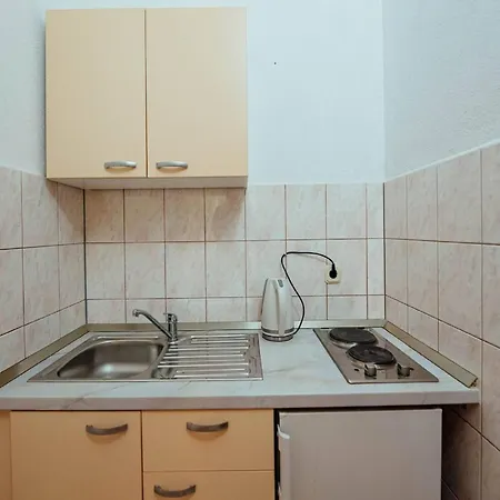 Tina 3 Apartment Baska Voda