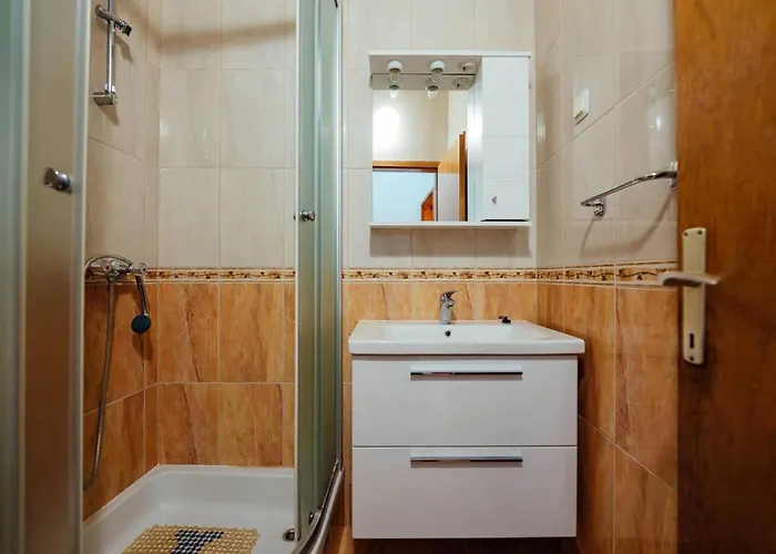 Tina 3 * Baška Voda